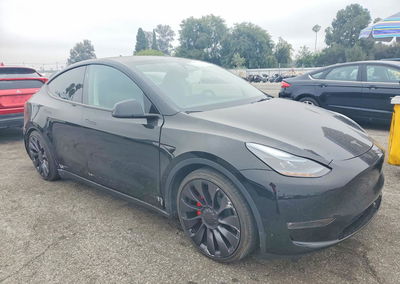 2024 Tesla Model Y, daño Lateral, Copart lote 52966516, foto 4 de 16