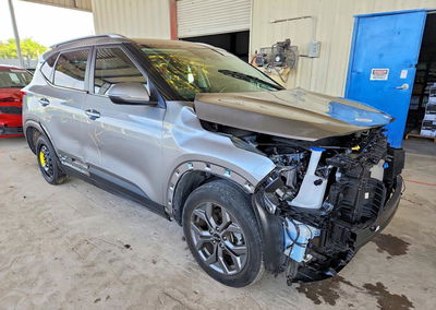 2024 Kia Seltos S, daño Frontal, Copart lote 63647066, foto 4 de 14
