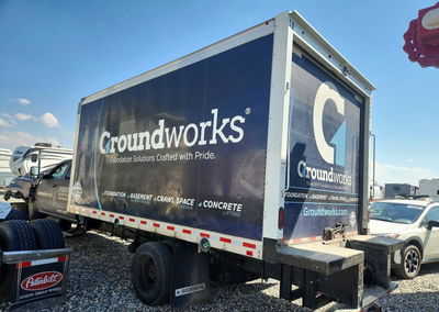 2020 Gm Gm515 Box Truck, daño Frontal, Copart lote 60659576, foto 2 de 6