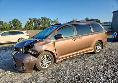 2020 Toyota Sienna Xle Premium 8-passenger, Front End damage, Copart lot 66789206