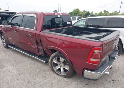 2021 Ram 1500 Laramie  4x4 5'7 Box, daño Lateral izquierdo, Iaai lote 45793110, foto 3 de 6