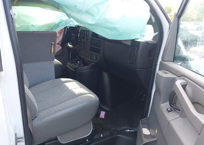 2021 Chevrolet Express Cargo Rwd 2500 Regular Wheelbase Wt, daño Frontal, Iaai lote 45854943, foto 5 de 6