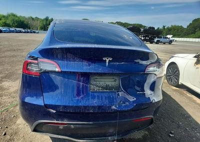 2024 Tesla Model Y, daño Frontal, Copart lote 57028366, foto 6 de 6