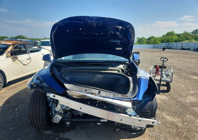2024 Tesla Model Y, daño Frontal, Copart lote 57028366, foto 5 de 6