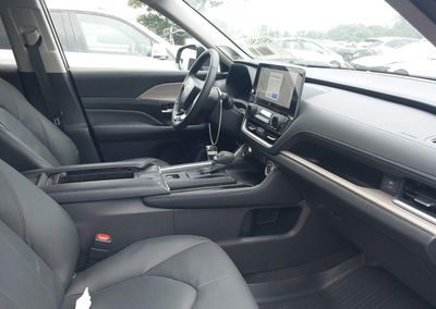 2026 Toyota Grand Highlander Limited, Roof damage, Iaai lot 45412543, photo 5 of 6