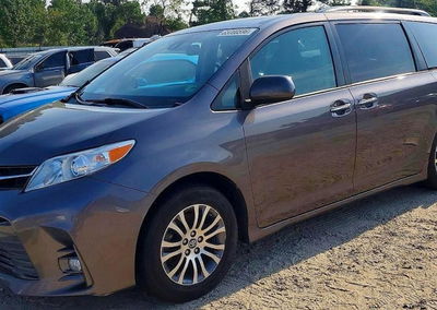 2020 Toyota Sienna Xle 8-passenger, Side damage, Copart lot 65000596