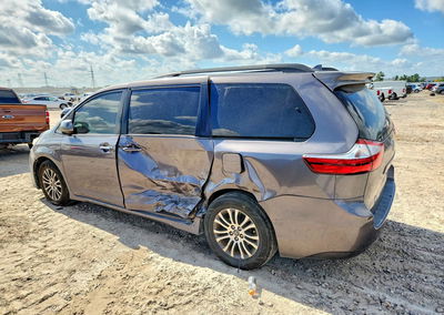 2019 Toyota Sienna Xle 8-passenger, daño Lateral, Copart lote 64268826, foto 2 de 6