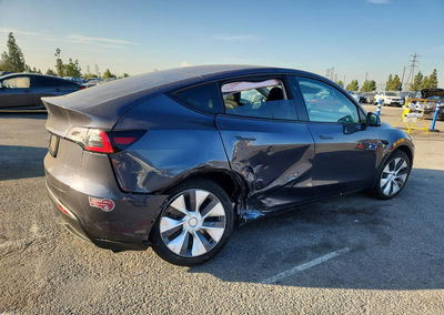 2023 Tesla Model Y, uszkodzenie: Bok, Copart lot 63693896, zdjęcie 3 z 6