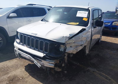 2023 Jeep Renegade Latitude 4x4, Front End damage, Iaai lot 45627566, photo 2 of 15