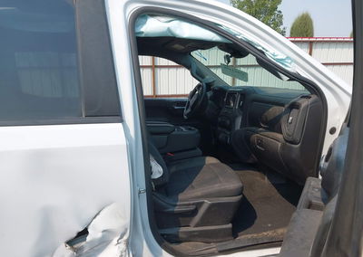 2022 Chevrolet Silverado 1500 4wd  Short Bed Custom, Right Side damage, Iaai lot 45862498, photo 5 of 6