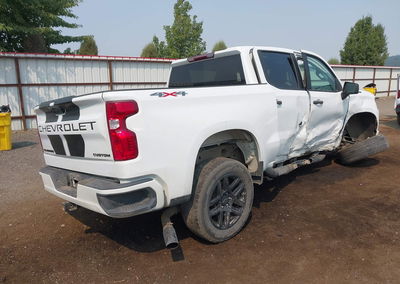 2022 Chevrolet Silverado 1500 4wd  Short Bed Custom, Right Side damage, Iaai lot 45862498, photo 4 of 6