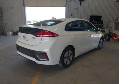 2020 Hyundai Ioniq Hybrid Blue, daño Normal Wear & Tear, Iaai lote 45699072, foto 4 de 6