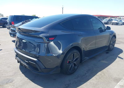 2026 Tesla Model Y Premium Rear-wheel Drive/rear-wheel Drive, daño Frontal izquierdo, Iaai lote 45574322, foto 4 de 6