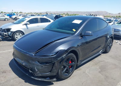 2026 Tesla Model Y Premium Rear-wheel Drive/rear-wheel Drive, daño Frontal izquierdo, Iaai lote 45574322, foto 2 de 6