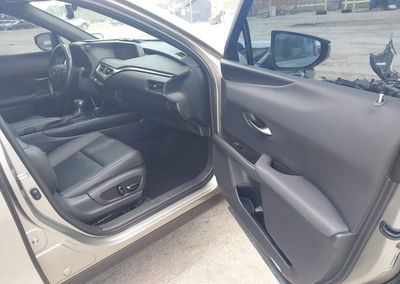 2021 Lexus Ux 200, daño Frontal, Iaai lote 45317691, foto 5 de 6