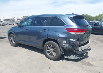 2019 Toyota Highlander Xle, пошкодження: Задня частина, Iaai лот 45507211, фото 3 з 6