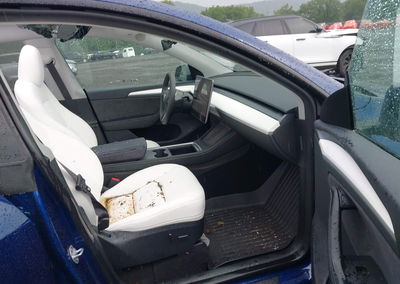 2024 Tesla Model Y Performance Dual Motor All-wheel Drive, Roof damage, Iaai lot 45680631, photo 5 of 18