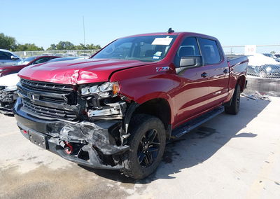 2021 Chevrolet Silverado 1500 4wd  Short Bed Lt Trail Boss, daño Trasero, Iaai lote 45662088, foto 2 de 6