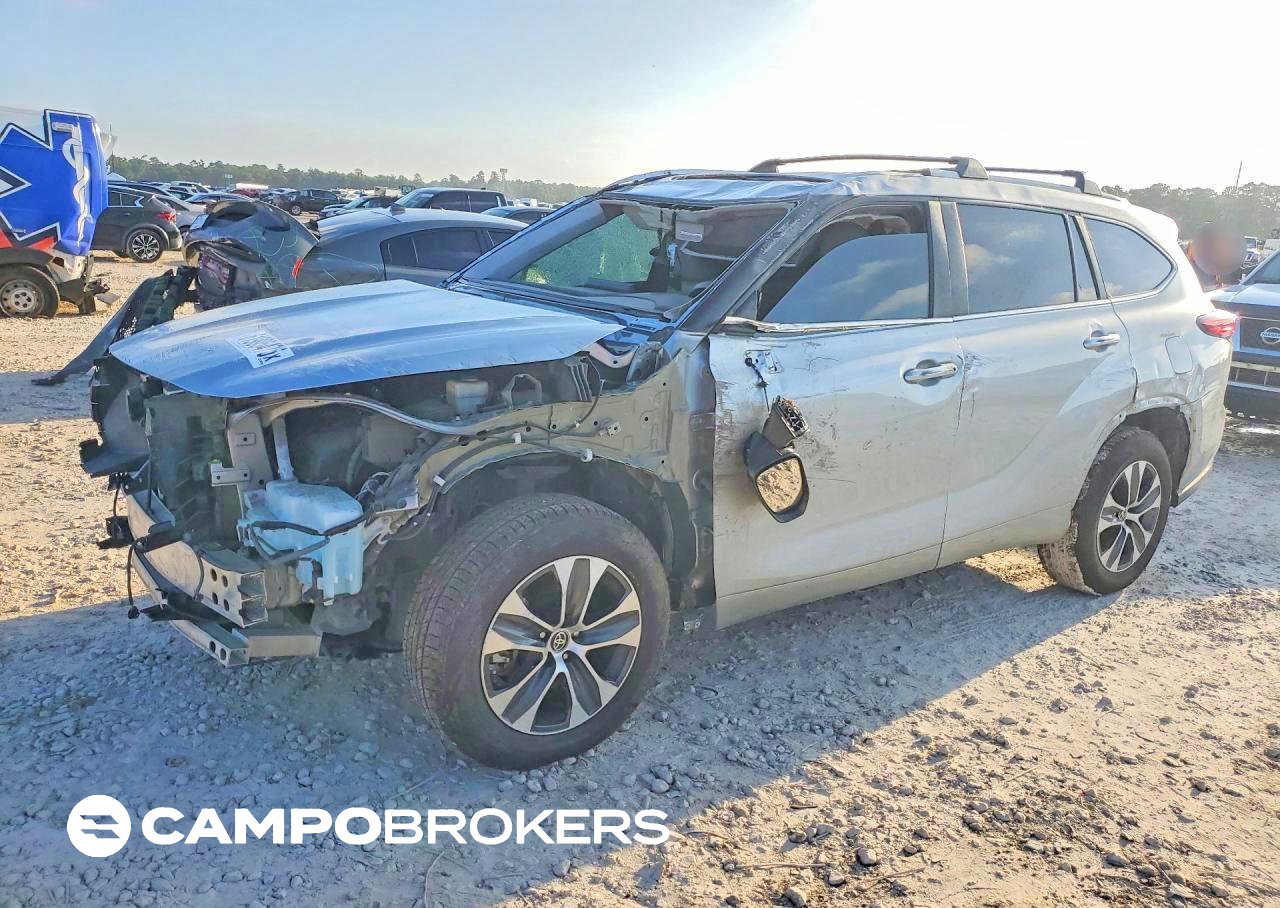 2023 Toyota Highlander Xle, пошкодження: Перекидання, Copart лот 61905476