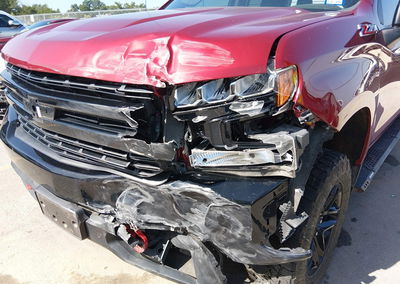 2021 Chevrolet Silverado 1500 4wd  Short Bed Lt Trail Boss, daño Trasero, Iaai lote 45662088, foto 6 de 6