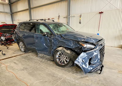 2024 Toyota Grand Highlander Platinum, пошкодження: Передня частина, Copart лот 63677336, фото 4 з 6