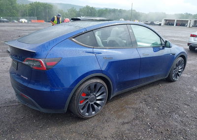 2024 Tesla Model Y Performance Dual Motor All-wheel Drive, Roof damage, Iaai lot 45680631, photo 4 of 18