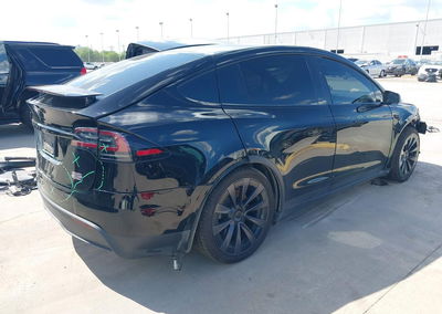 2022 Tesla Model X Plaid Tri Motor All-wheel Drive, Right Front damage, Iaai lot 44752124, photo 4 of 19