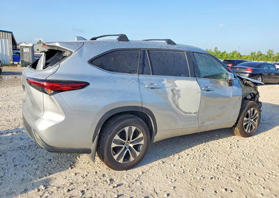 2023 Toyota Highlander Xle, пошкодження: Перекидання, Copart лот 61905476, фото 3 з 6