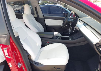 2022 Tesla Model Y Performance Dual Motor All-wheel Drive, Right Side damage, Iaai lot 45317557, photo 5 of 6