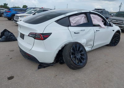 2023 Tesla Model Y Awd/long Range Dual Motor All-wheel Drive, uszkodzenie: Tył, Iaai lot 45596934, zdjęcie 4 z 6