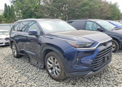 2024 Toyota Grand Highlander Limited, пошкодження: Бік, Copart лот 64463376, фото 4 з 6