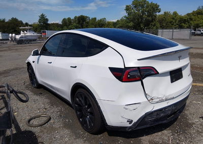 2022 Tesla Model Y Performance Dual Motor All-wheel Drive, daño Front & Rear, Iaai lote 45800355, foto 3 de 6