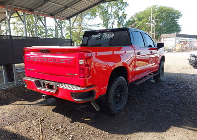 2022 Chevrolet Silverado 1500 4wd  Short Bed Custom, пошкодження: Правий перед, Iaai лот 45694796, фото 4 з 18