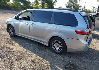 2019 Toyota Sienna Xle 8 Passenger, daño Front & Rear, Iaai lote 45931790, foto 3 de 6