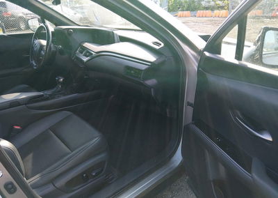 2019 Lexus Ux 200, daño Lateral izquierdo, Iaai lote 45630131, foto 5 de 6