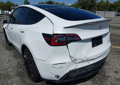2022 Tesla Model Y Performance Dual Motor All-wheel Drive, daño Front & Rear, Iaai lote 45800355, foto 6 de 6