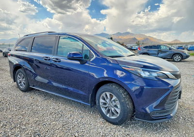 2025 Toyota Sienna Le 8-passenger, Side damage, Copart lot 65813486, photo 4 of 6