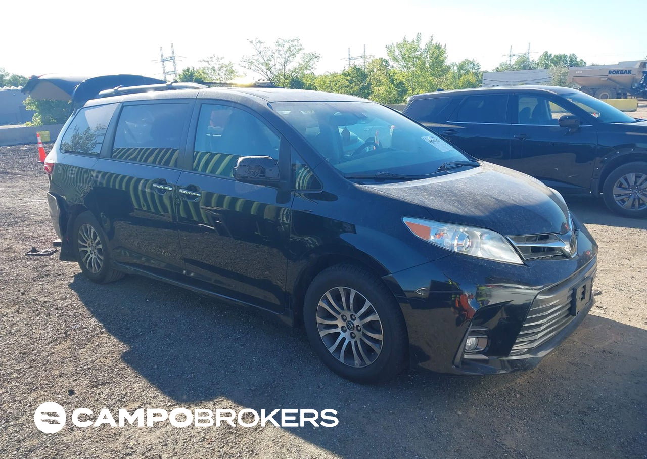 2019 Toyota Sienna Xle 8 Passenger, daño Front & Rear, Iaai lote 45094763
