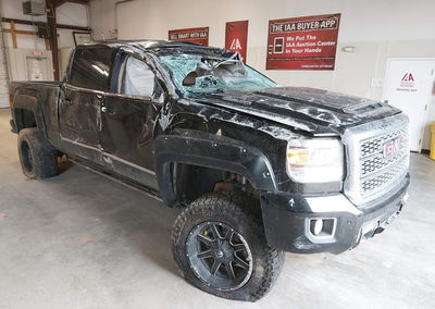 2019 Gmc Sierra 2500hd Denali, daño Volcadura, Iaai lote 44895258
