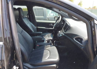 2025 Chrysler Pacifica Select, daño Lateral derecho, Iaai lote 45983289, foto 5 de 6