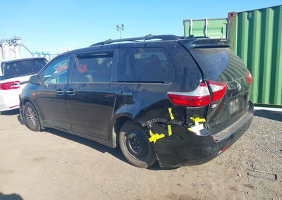 2019 Toyota Sienna Xle 8 Passenger, daño Front & Rear, Iaai lote 45094763, foto 3 de 6