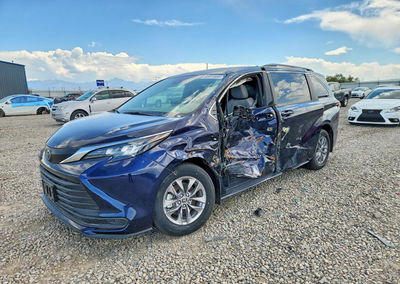 2025 Toyota Sienna Le 8-passenger, Side damage, Copart lot 65813486