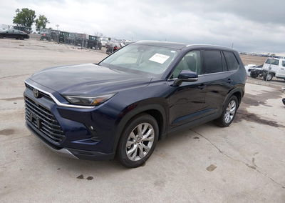 2026 Toyota Grand Highlander Hybrid Limited, пошкодження: Правий зад, Iaai лот 45757237, фото 2 з 6