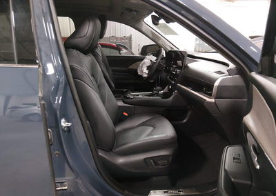 2024 Toyota Grand Highlander Hybrid Limited, Front End damage, Iaai lot 45193090, photo 5 of 6