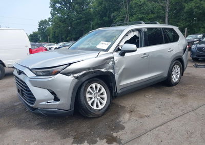 2024 Toyota Grand Highlander Xle, пошкодження: Лівий бік, Iaai лот 45651638, фото 2 з 6