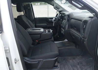 2024 Chevrolet Silverado 1500 4wd  Short Bed Wt, daño Frontal derecho, Iaai lote 45842207, foto 5 de 6