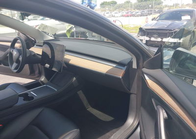 2023 Tesla Model 3 Rear-wheel Drive, daño Trasero derecho, Iaai lote 45832996, foto 5 de 6