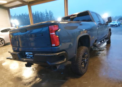 2025 Chevrolet Silverado 3500hd 4wd  Long Bed Lt, Left Side damage, Iaai lot 43883541, photo 4 of 6