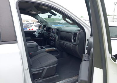 2021 Chevrolet Silverado 1500 4wd  Short Bed Lt Trail Boss, daño Frontal, Iaai lote 44852454, foto 5 de 17