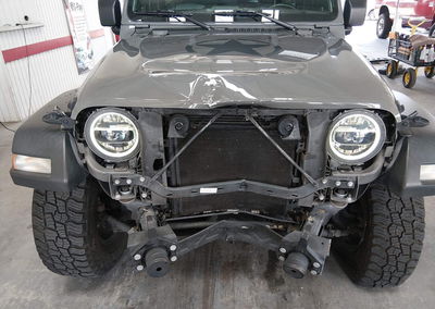 2020 Jeep Wrangler Unlimited Freedom 4x4, daño Frontal, Iaai lote 45242310, foto 6 de 17